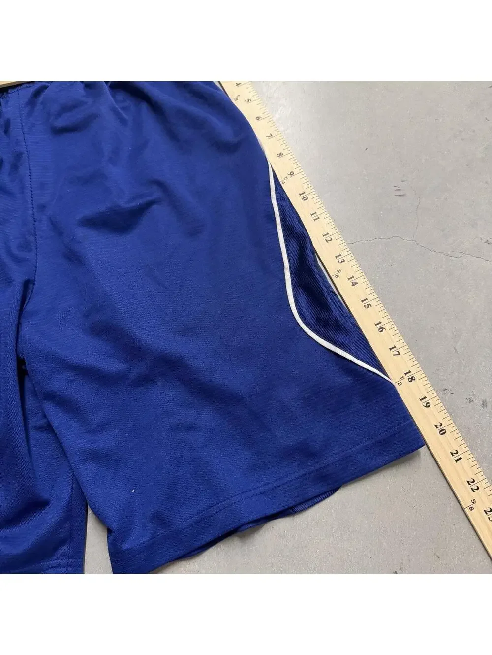 Y2K Men's Colosseum Athletic Blue Baggy Sweatshorts Sized Small